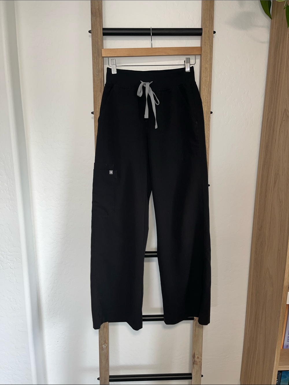 Figs wide leg scrub pants XSP
